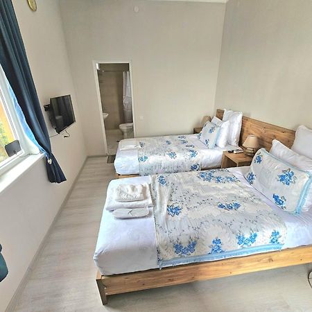 Hilltop Guest House Kutaisi Esterno foto