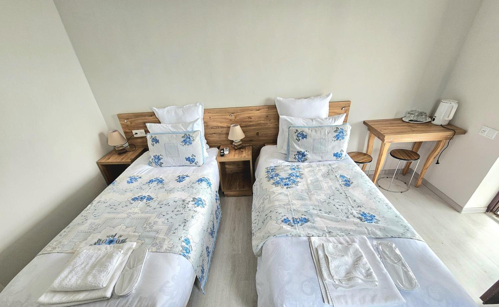 Hilltop Guest House Kutaisi Esterno foto