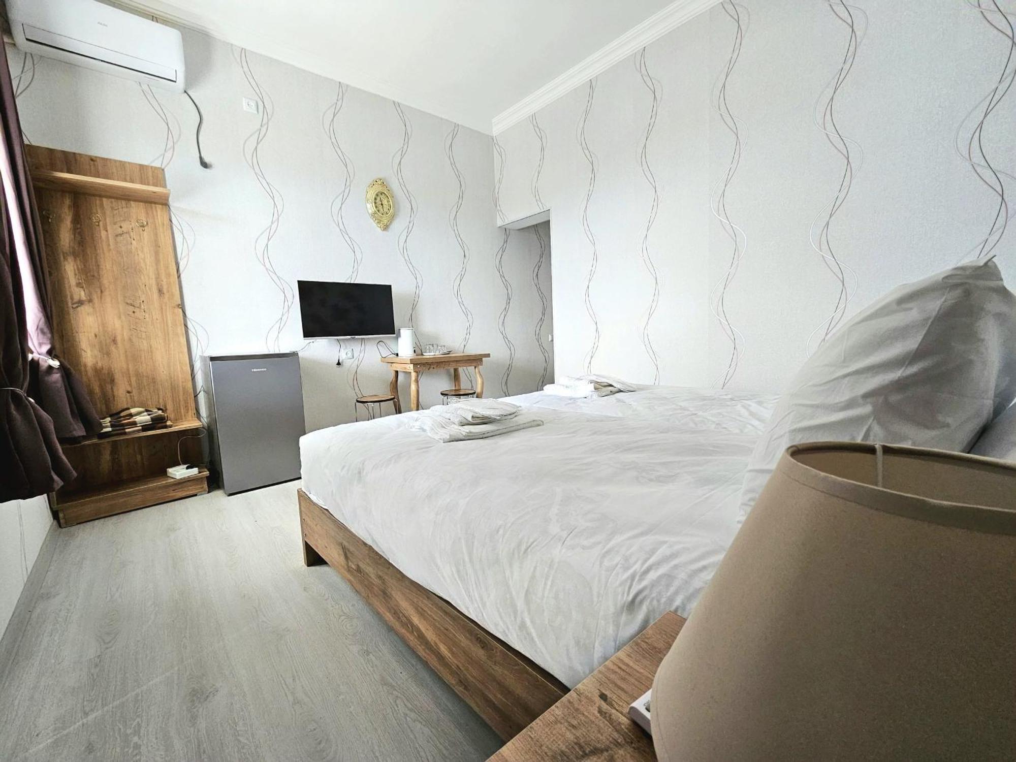 Hilltop Guest House Kutaisi Esterno foto