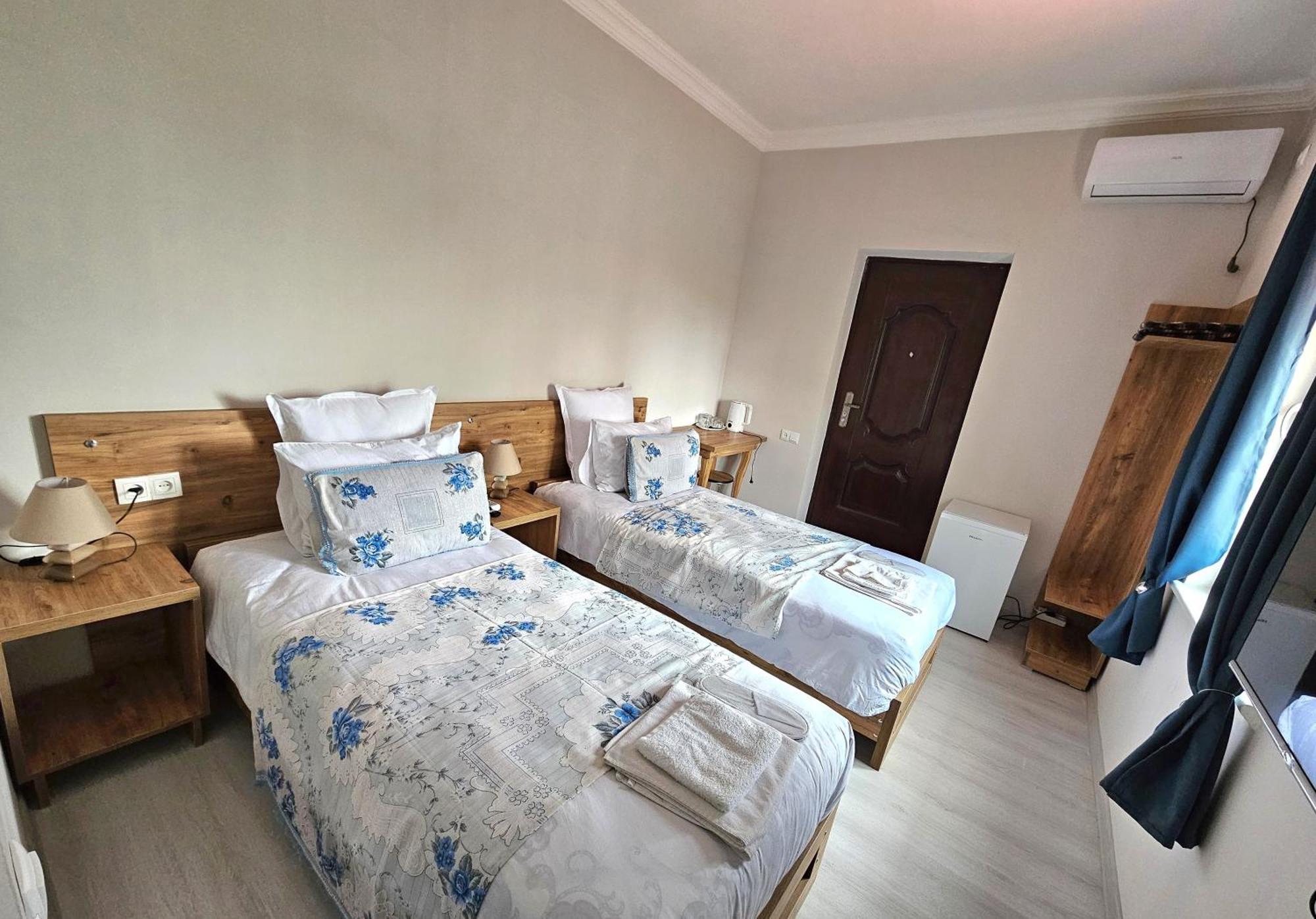 Hilltop Guest House Kutaisi Esterno foto