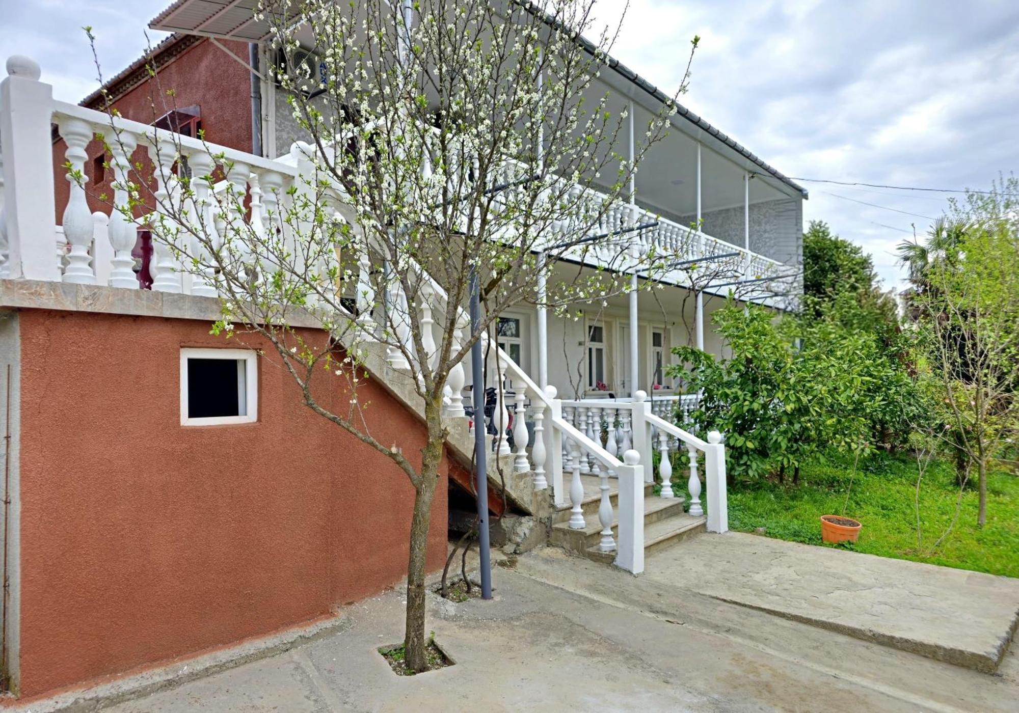 Hilltop Guest House Kutaisi Esterno foto