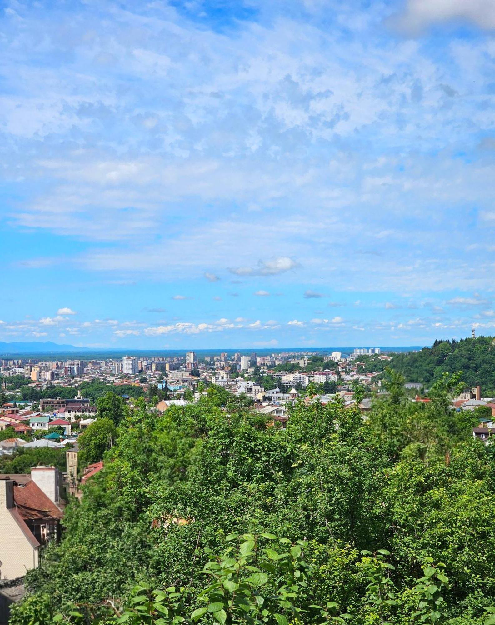 Hilltop Guest House Kutaisi Esterno foto